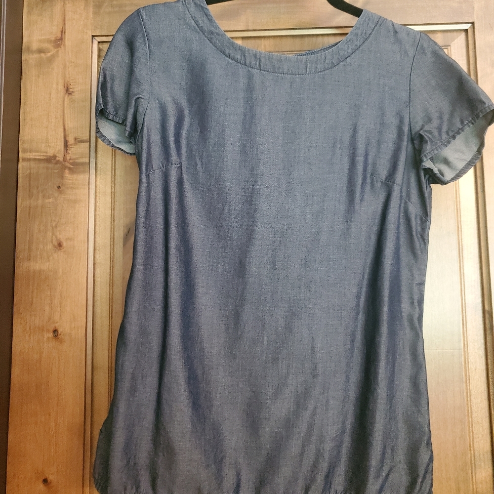 Banana republic chambray blouse size 2